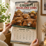 CALENDARIO DA PARETE 2027 – Mucche Highland scontrose